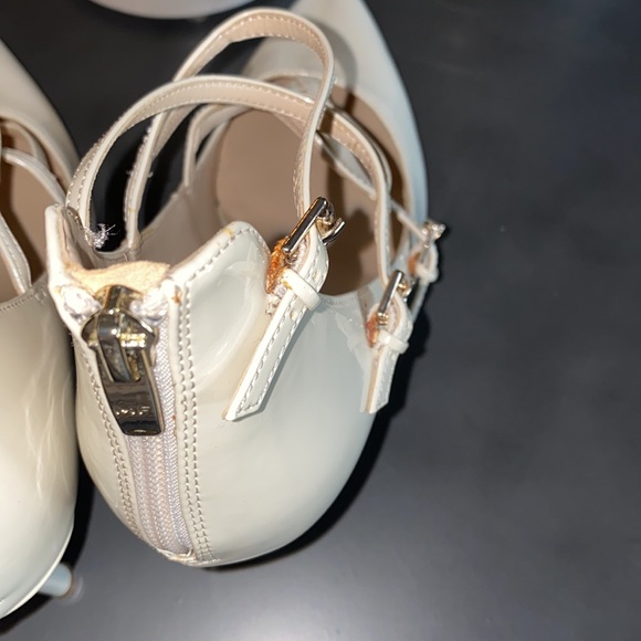 Marc Fisher “ivory” colored 3.5” heel. Good condition. All man made material - Picture 9 of 17